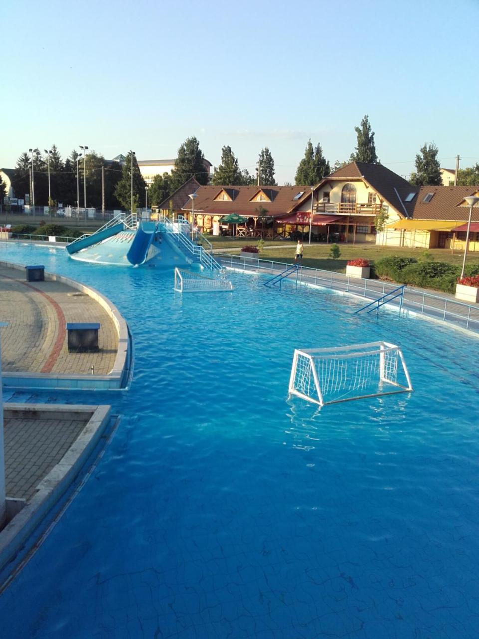 Menta Apartman Mezőkövesd 外观 照片
